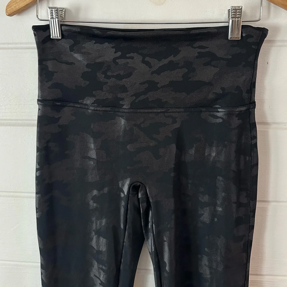 SPANX Faux Leather Matte Black Camo High Waisted Leggings Tummy + Booty Shaping - Picture 9 of 15